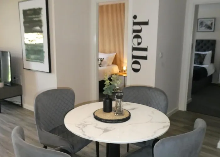 2 Bed 2 Bath Close To City Ctre Sleeps 5 -Free Parking
